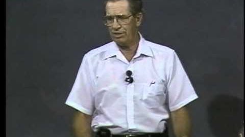 7 3 1 Through the Bible with Les Feldick   Moses, the Deliverer of Israel: Exodus 4-8