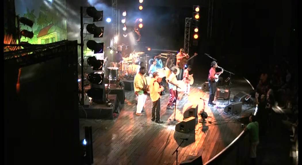 APOLONIA et les Tambours Sacrés de la Réunion.mp4