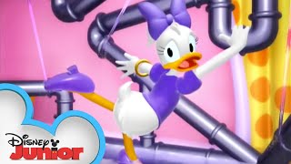 Leaky Pipes | Minnie's Bow-Toons | @disneyjunior