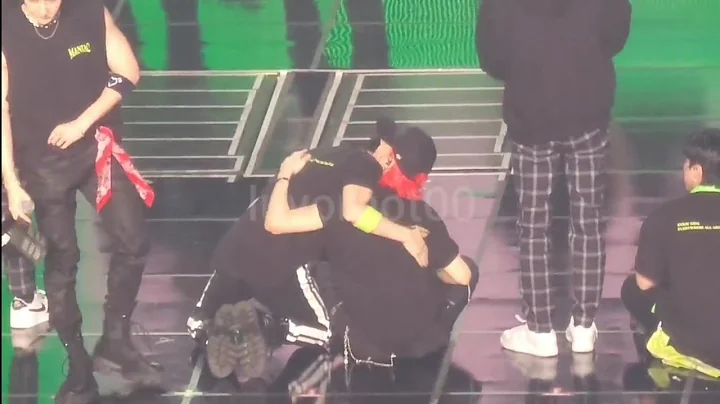 𝐂𝐫𝐲𝐢𝐧𝐠 𝐅𝐞𝐥𝐢𝐱 𝐒𝐞𝐞𝐤𝐢𝐧𝐠 𝐂𝐨𝐦𝐟𝐨𝐫𝐭 𝐅𝐫𝐨𝐦 𝐇𝐲𝐮𝐧𝐣𝐢𝐧 | 𝟐𝟐𝟎𝟓𝟎𝟏 𝐒𝐭𝐫𝐚𝐲 𝐊𝐢𝐝𝐬 𝐌𝐚𝐧𝐢𝐚𝐜 𝐓𝐨𝐮𝐫 𝐈𝐧 𝐒𝐞𝐨𝐮𝐥 𝐃𝟑