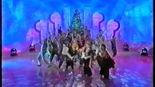 Dancing Queen Cast of Mamma Mia London.mpg