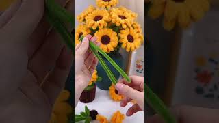 DIY Mother’s Day gift ideas pipe cleaner sunflowers #diy #handmadegifts #gift #flowers #craft