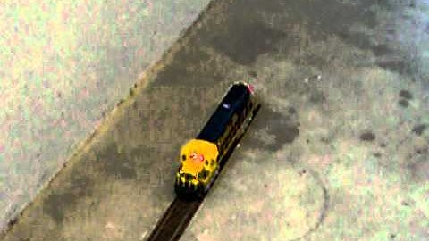 MTH ATSF U25B 2-rail testing