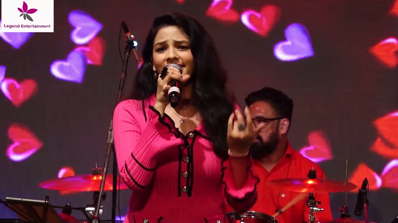 BAAHON ME CHALE AAO LIVE BY GUL SAXENA