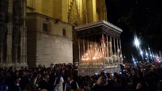 Hermandad de Montserrat saliendo por la Puerta de San Miguel Sevilla2018