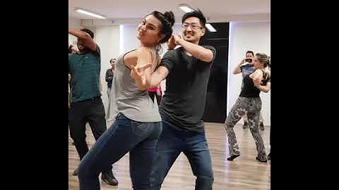 Aulas de Zouk na Solum Escola de Dança