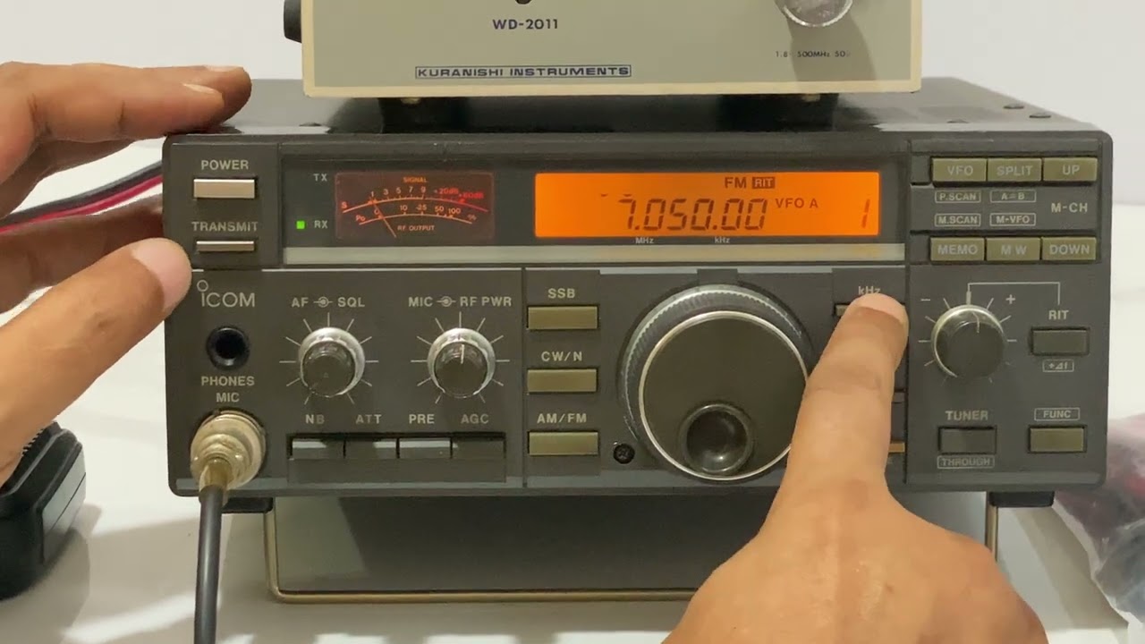 Icom IC-726 HF/50MHz 160W Open - YouTube