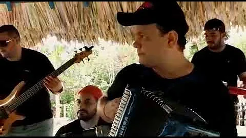 Volv a llorar interpreta  Michelle Bula