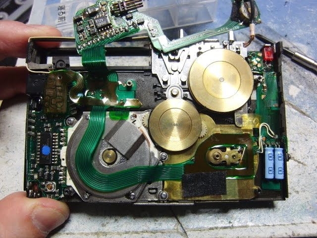 ウォークマンWM-30の心臓部を紹介します - YouTube