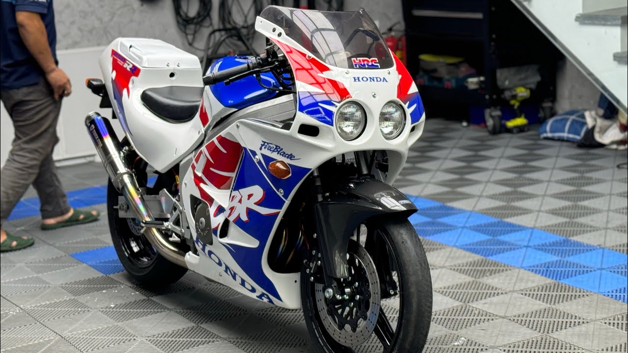 Honda thời Lưu Đức Hoa cũng đẹp đến thế là cùng