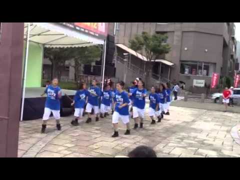 牛肉サミットにて、かわいいダンス