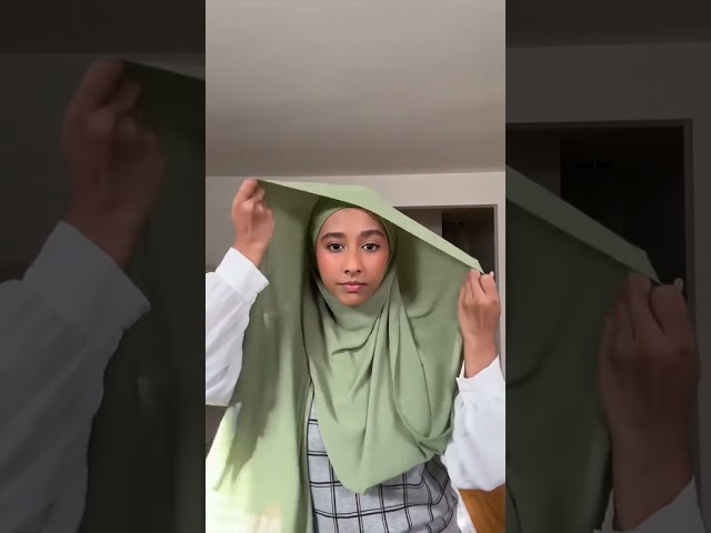 Trying the viral jilbab hijab style class=