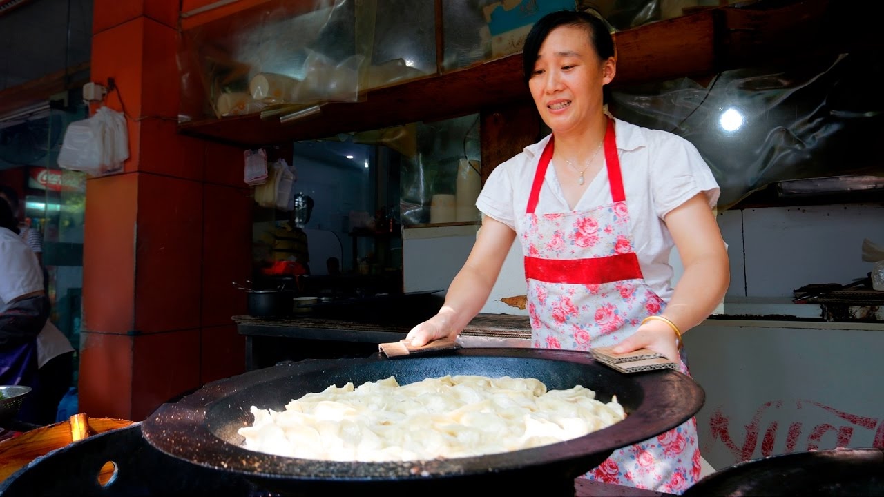 Chinese Street Food Tour in Hangzhou, China | BEST Potstickers in China!