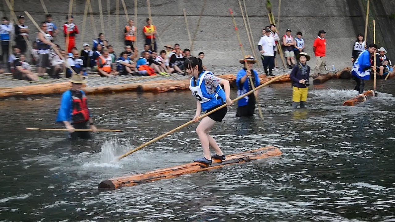 スギの丸太で川を下る 木頭杉一本乗り 大会 徳島 那賀 Youtube