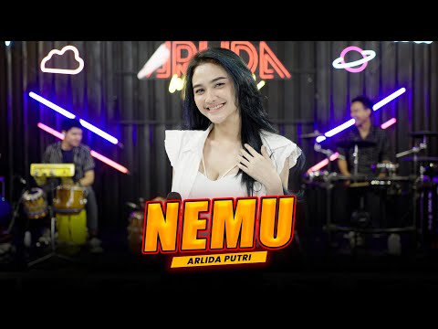 ARLIDA PUTRI -