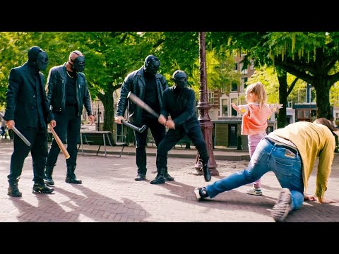 Бандиты собирались избить не того человека и получили по заслугам | Краткий Пересказ Фильма