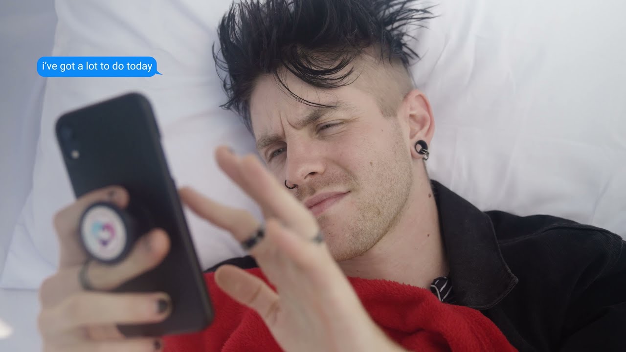 Ver As It Is - ILY, HOW ARE YOU? (Official Music Video) no YouTube Ver As It Is - ILY, HOW ARE YOU? (Official Music Video) no YouTube