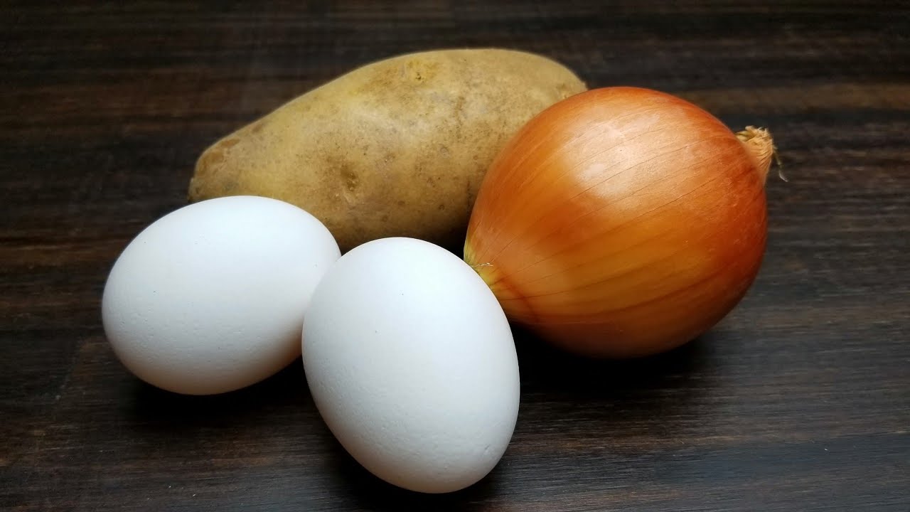 طريقة سهلة ورهيبة لعمل وصفة بيض بالبطاط والسمسم |  Easy potato omelette recipe