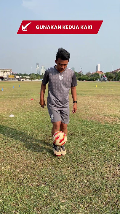 Tonton video ini untuk belajar cara juggling bola dengan teknik yang tepat! 👀 #HRCFootballAcademy