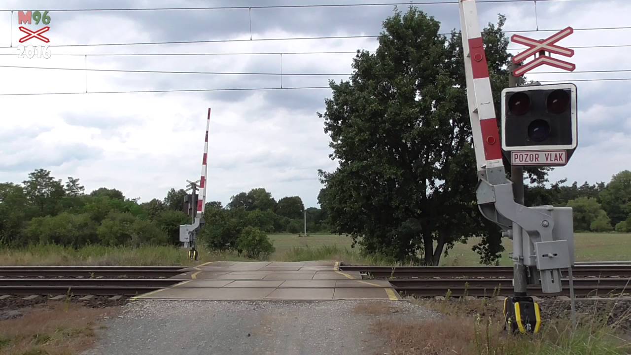 Železniční přejezd Starý Kolín #2 [P4919] - 16.8.2016 / Czech railroad crossing