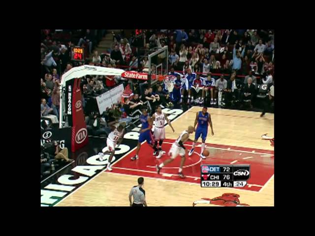 Derrick Rose Alley-Oop: Bulls Star Throws Down Monstrous Dunk Against  Pistons (VIDEO)
