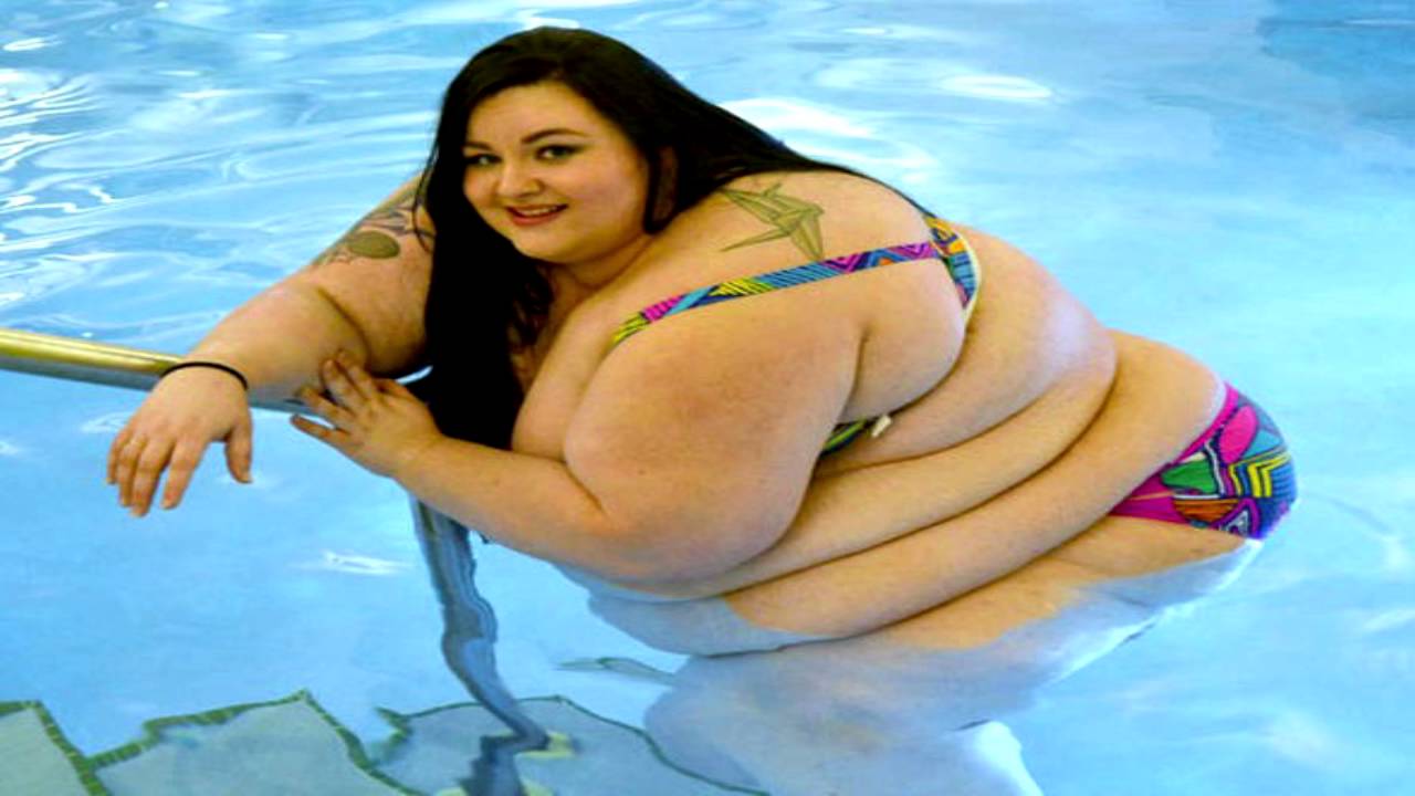 Big fat women in a swimming pool, phat white ass videos