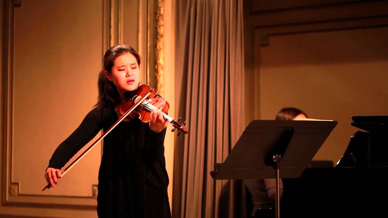 Eun Joo Lee 1er Prix violon Concours International Leopold Bellan - YouTube