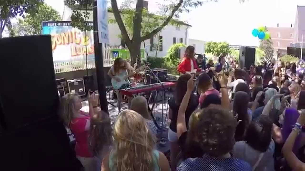 BØRNS performs "Electric Love" 8-13-15 Sonic Lunch, Ann Arbor