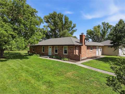 33701 E 275th Street, Garden City, MO home video tour