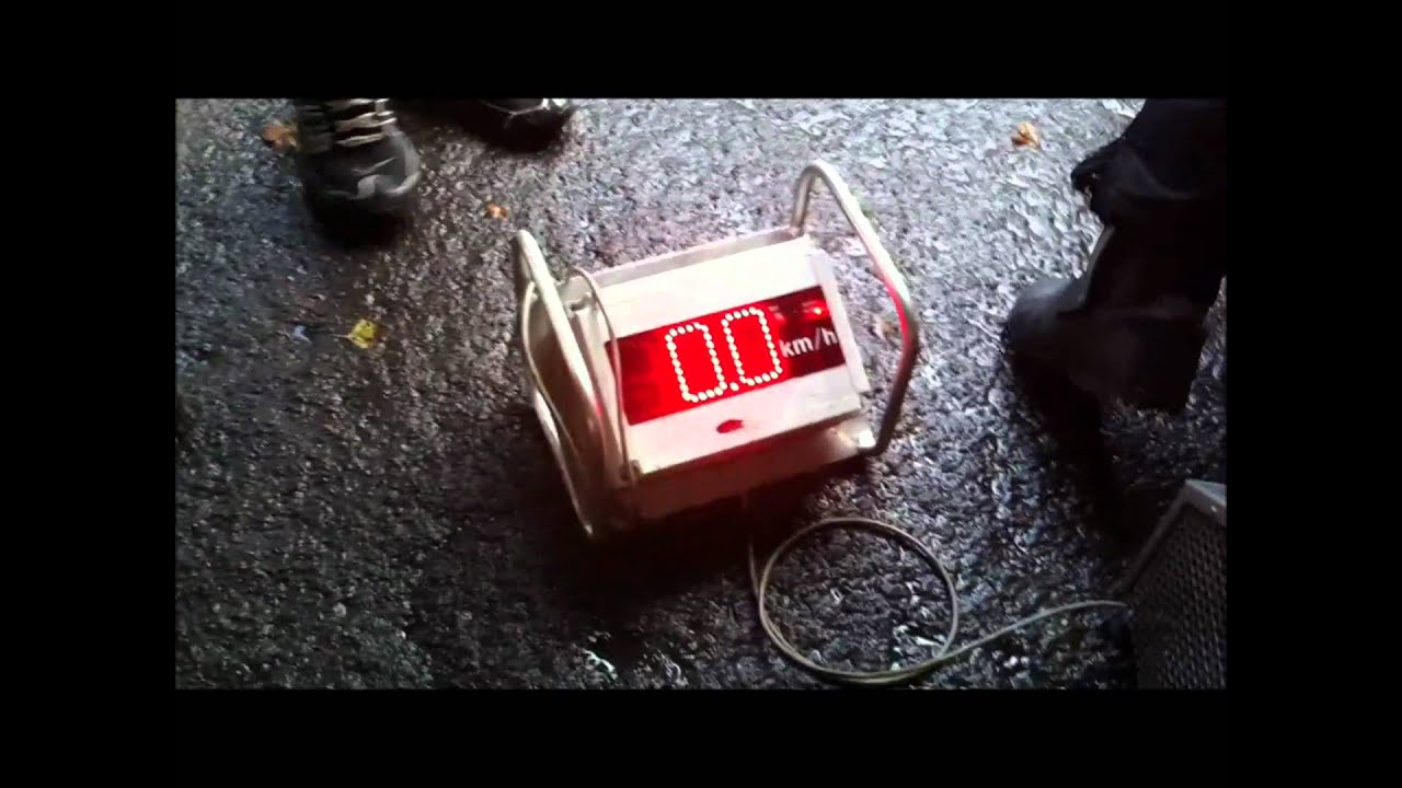 Knallert på rullefelt