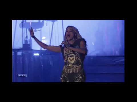 Carrie Underwood W Axl Rose Stagecoach - Paradise City