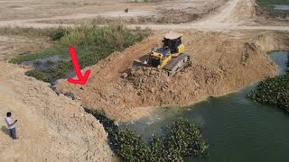 Best SHANTUI Dozer Operated Link the Road with Dump Trucks SHAMAN    ​​Bulldozer Construction TV