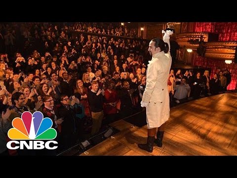 Video: Hamilton Setuju Menjadi Smash Billion-Dollar Terkini Broadway