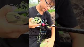 Cần Thủ Nhí Quê Tôi Câu Máy Ngang