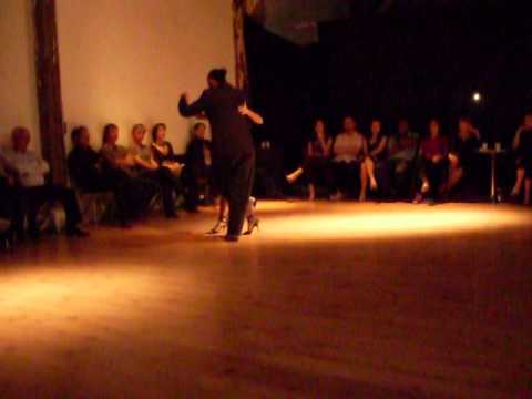 Martin Vicente & Carolina Balmaseda, Paris, Milonga de Augusto