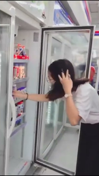 lagi belanja diindomaret bareng ayang