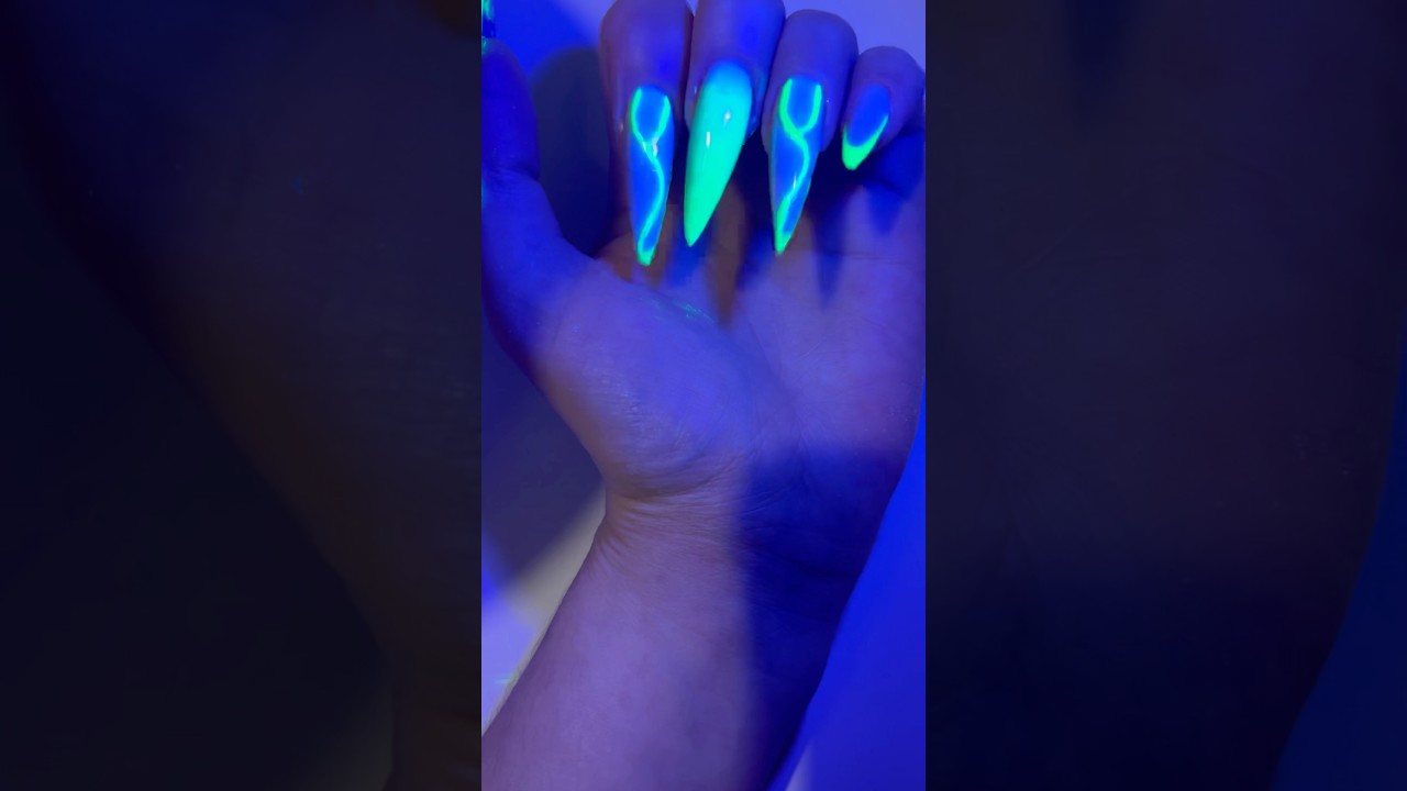 Long nails 
