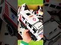 【はたらく車】救急車のおもちゃを細かくチェック！[Working car] Check out the ambulance toy in detail!