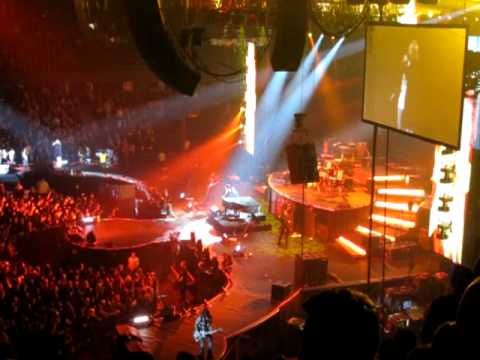 Guns n' Roses - Street of Dreams clip pt.1 (live C...