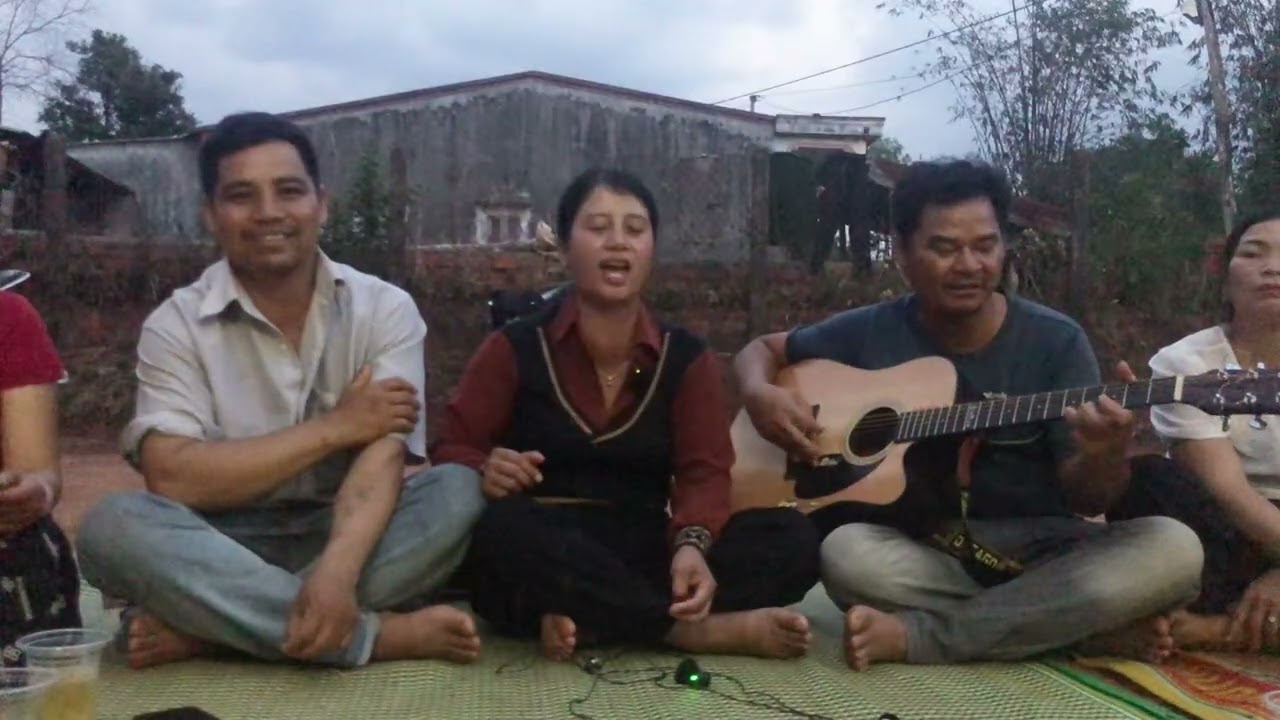 Vơr kỳ ayut ta mừng Glao adoh jrai ami giup - plei Le ngo@siukuechtv