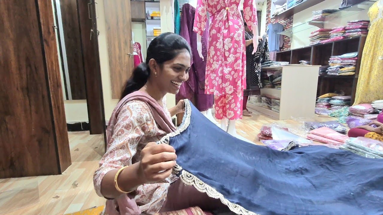 दीदींच्या shop मध्ये केला part time job...😅