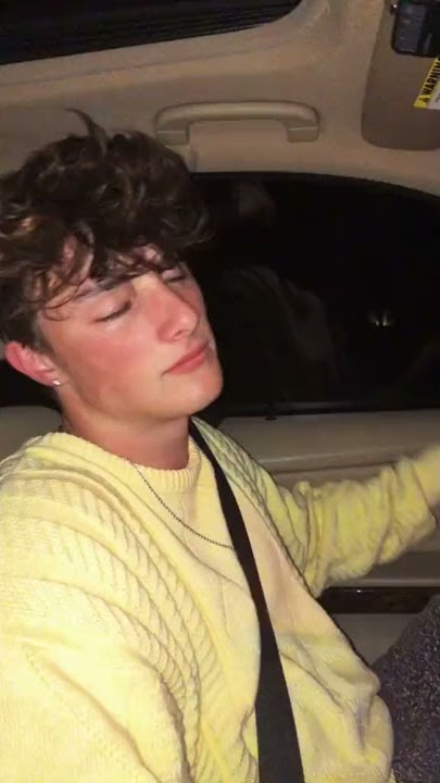 Thomas Day- Hold Me While You Wait (Lewis Capaldi) (Cover) (Tik Tok)