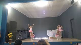 Minha Neta Dancando Bale