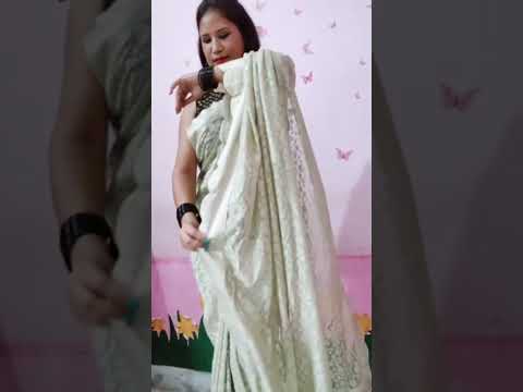 #saree #fashion #shorts #viral #sareelove #hot #sexy  #beautiful  #sareestyle  #sareeposes