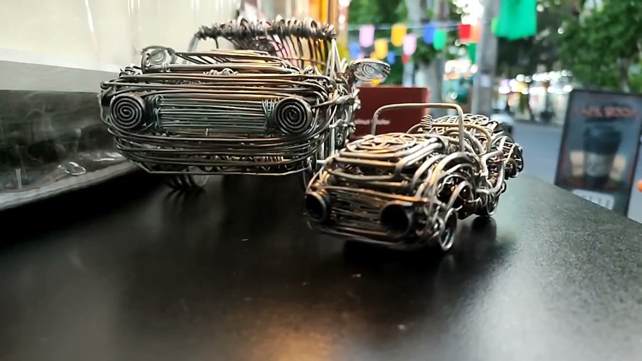 アート・デザイン・音楽 Auto Didaktika: Wire Models from Burundi Miniature Wire Cars | Streetside Café Ambience - YouTube
