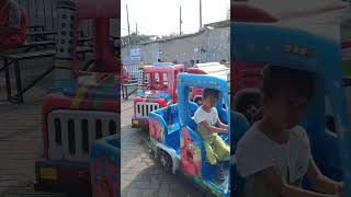 kereta api thomas atau mobil.mobilan