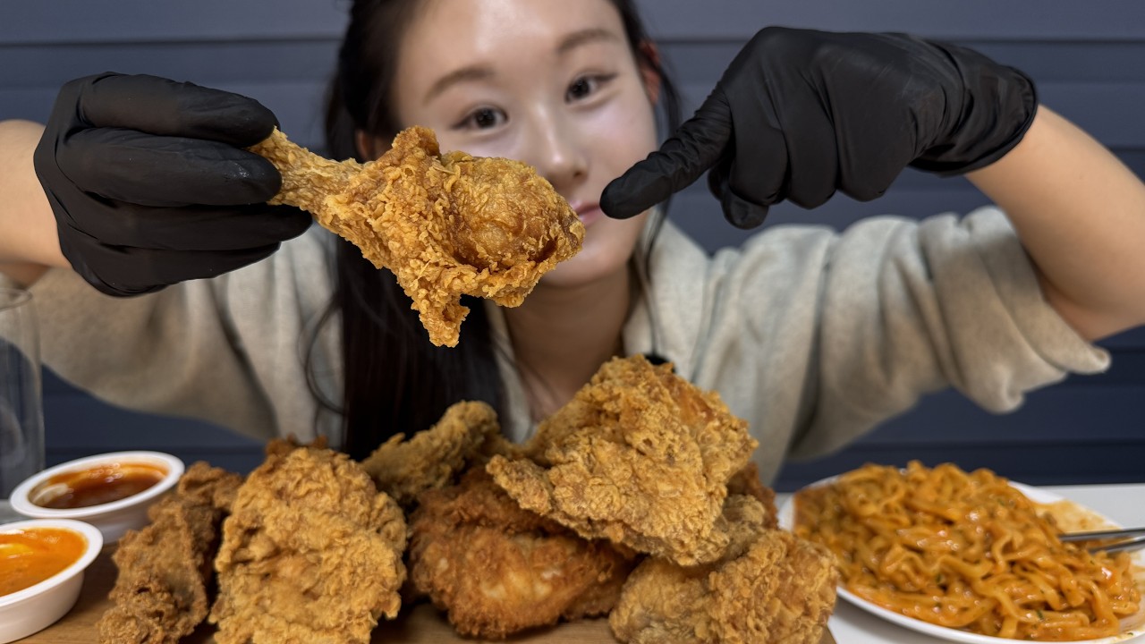 KFC 핫크리스피치킨과 닭껍질튀김 그리고 까르보불닭까지!! KFC Fried Chicken&buldak noodles!!!