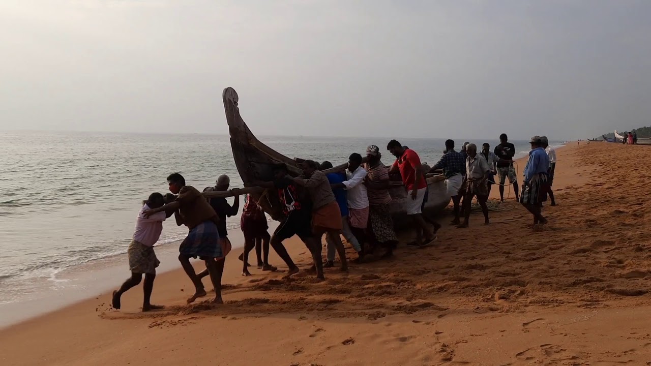 How Fishing Boat gets In to the Sea | Haran