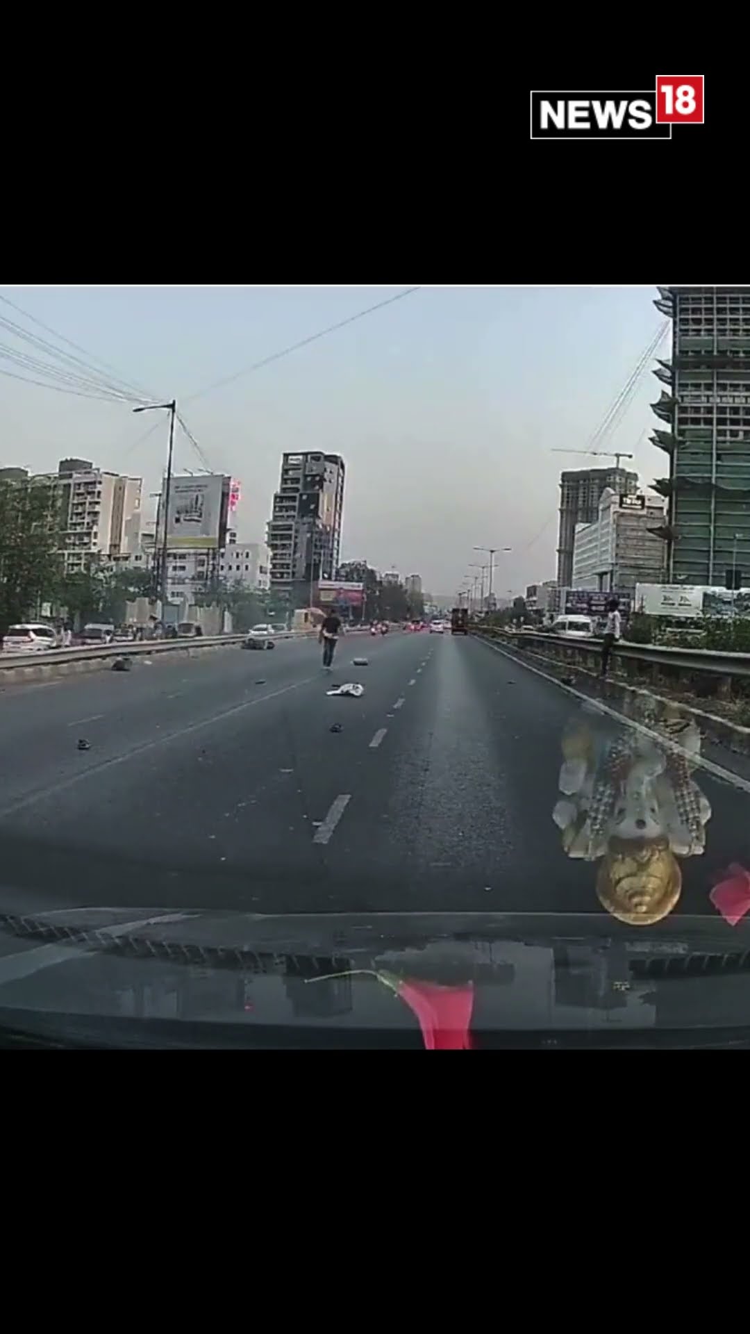 2 People Thrown Into Air After Speeding Car Hits 2-Wheeler On Pune-Mumbai Expressway | N18S