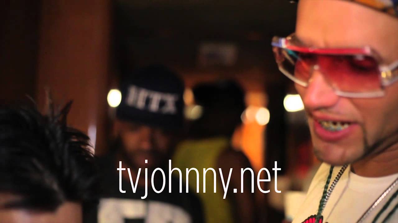 BWF| TV Johnny Brings Riff Raff 50 Carots of new jewerly - YouTube